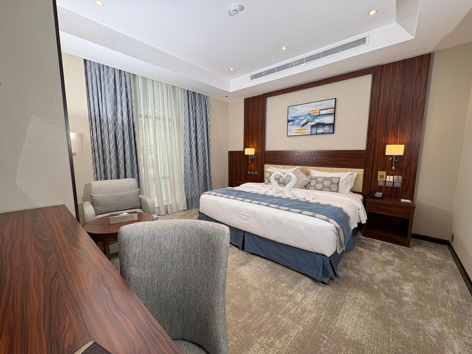 Deluxe King Room